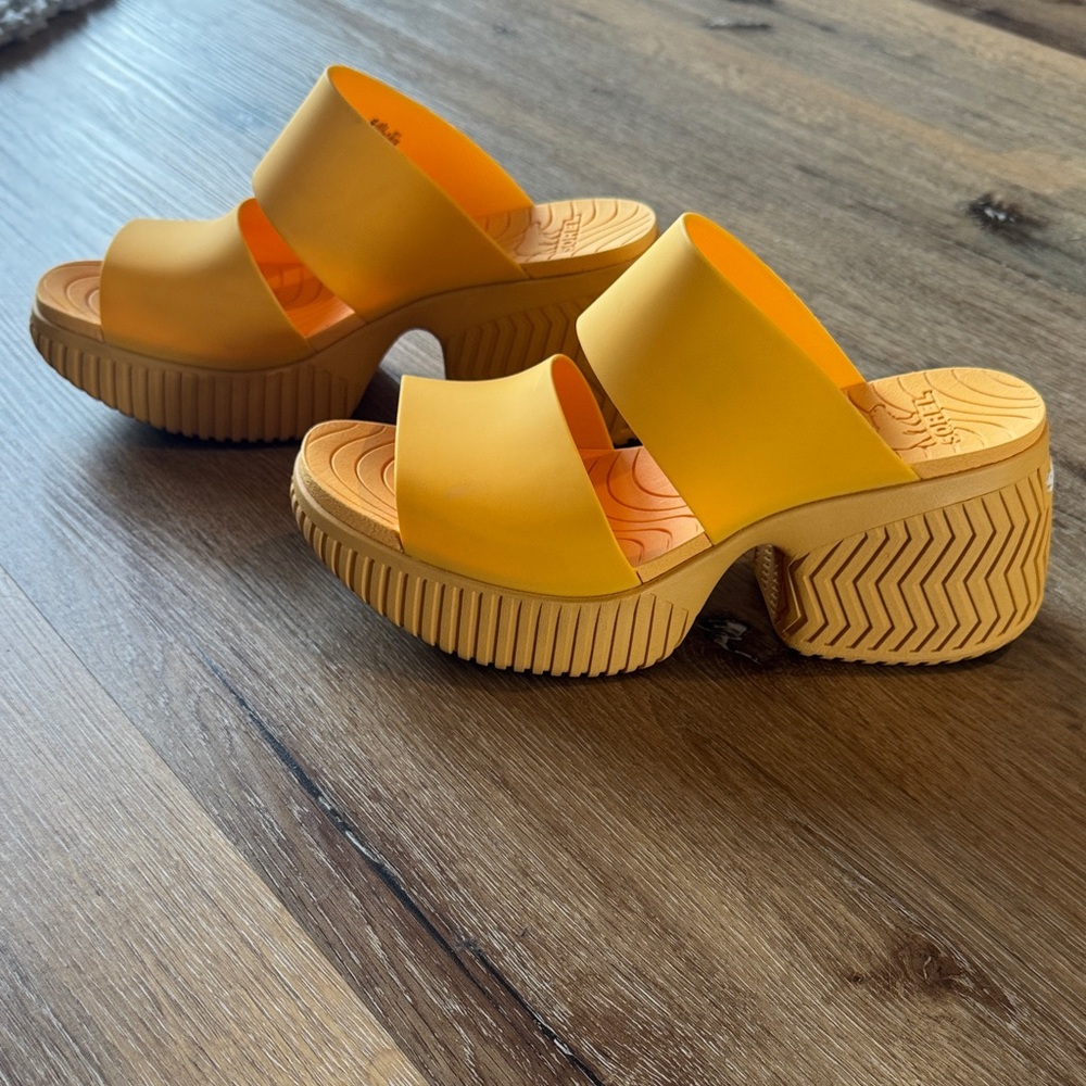 Sorel Ona Platform Sandals- Yellow- Size 9